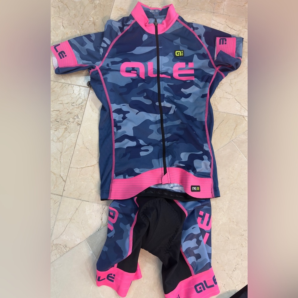 Woman’s Cycling Kits (XS/S) - Excellent condition.